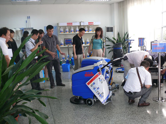 2011年9月 清洁顾问参观团到我司参观交流