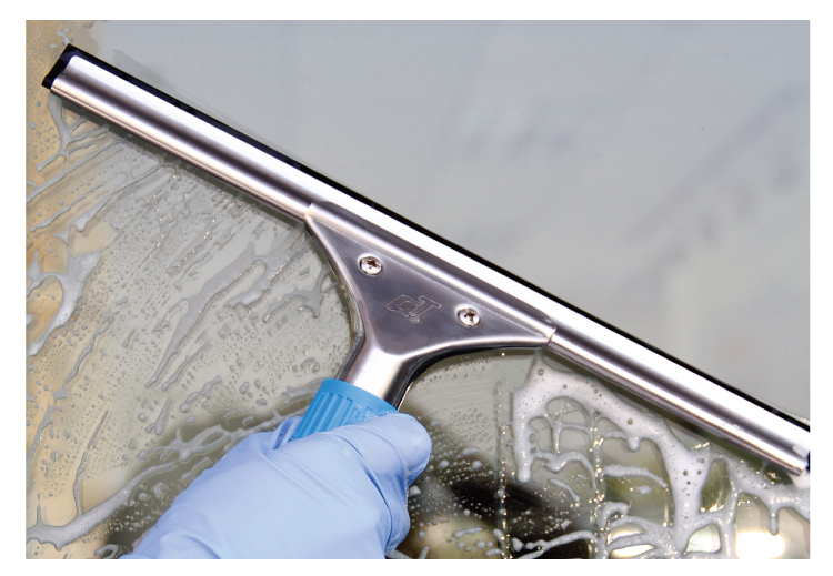 玻璃刮水器的使用注意事项