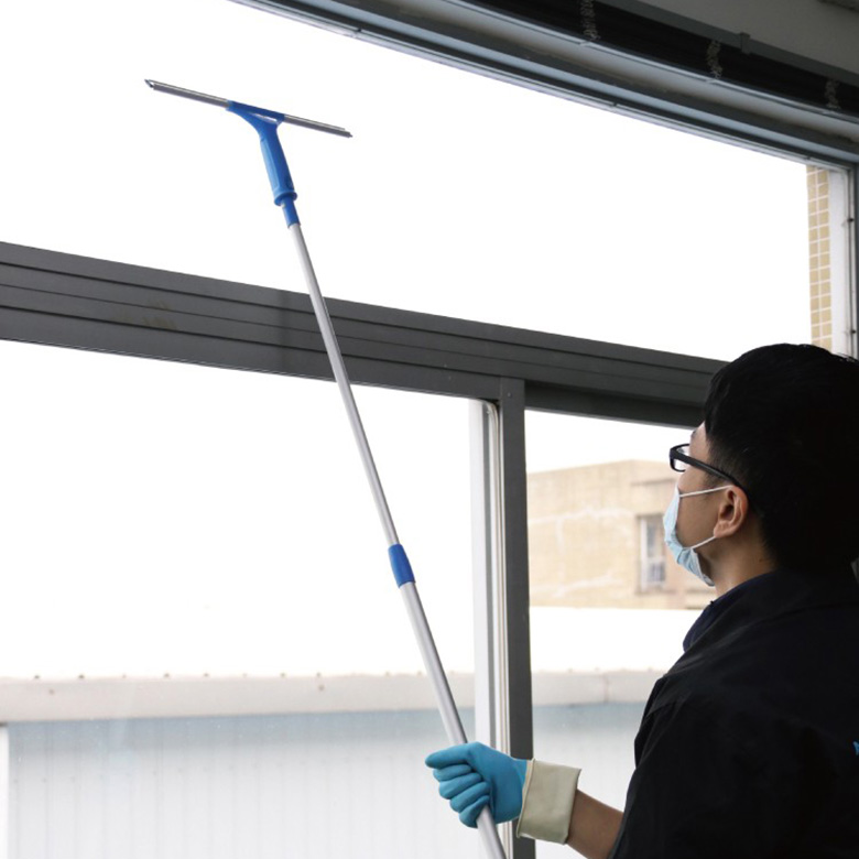 使用什么工具清洁窗户玻璃?窗户玻璃的清洁技巧是什么?